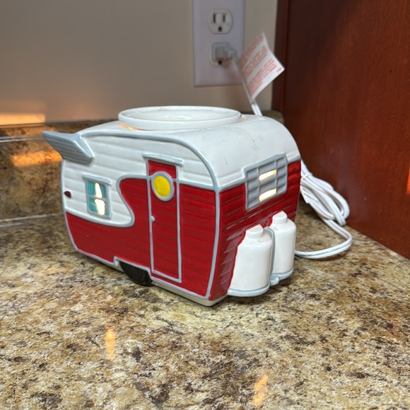 Scenty Camper Warmer - Picture 2 of 3